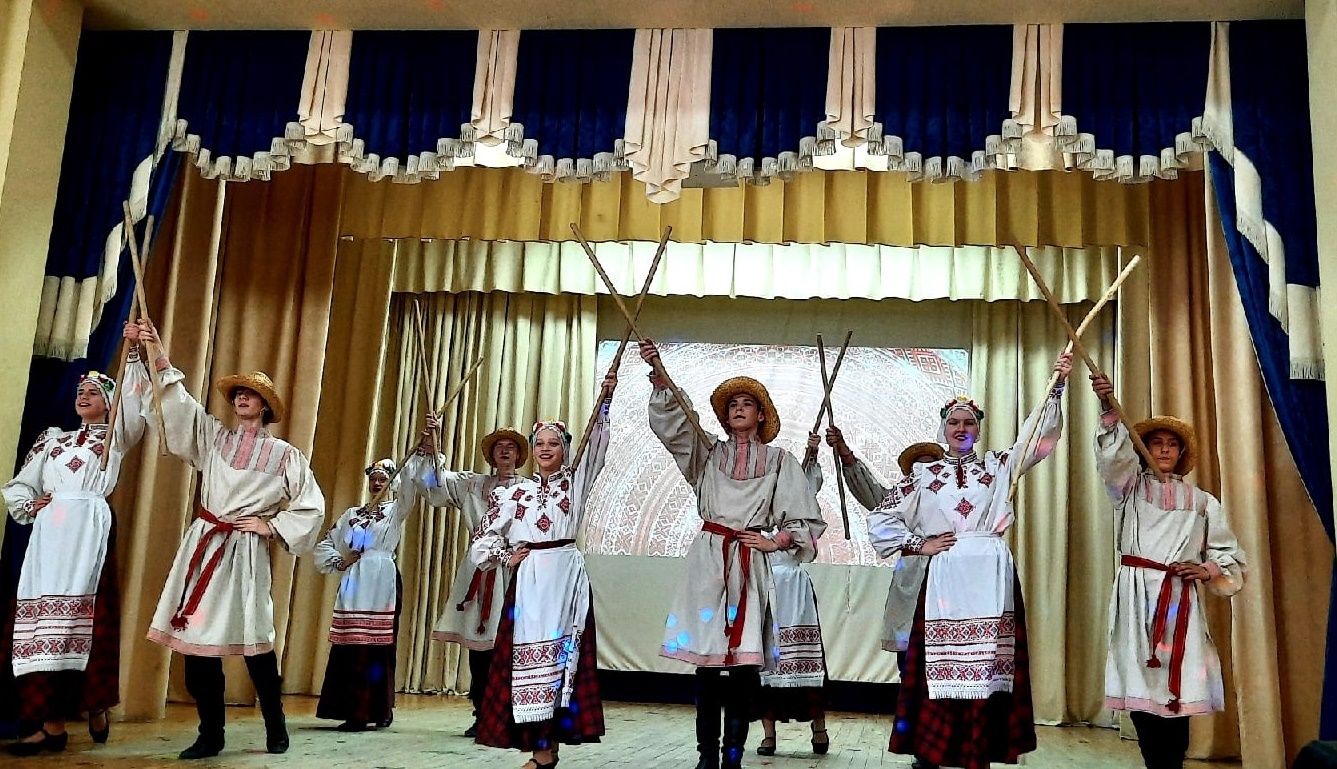 В системе образования Гомельщины –  первый «Заслуженный любительский коллектив»!