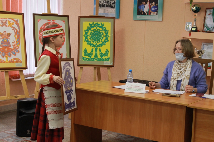 «Узоры можно без конца читать…»